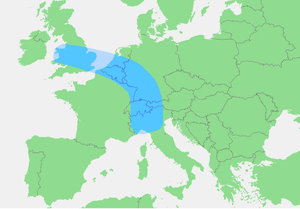 Banana Blu. Immagine della “Blue Banana”, coniata nel 1989 da Brunet per l'Agenzia di pianificazione spaziale francese (DATAR) e che descrive la porzione di Europa che va dal
sud-est dell'Inghilterra fino al nord Italia, è forse la prima e più fortunata di queste metafore.